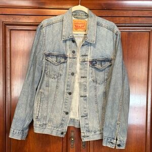 Levis Men's Trucker Jacket Light Wash Size M